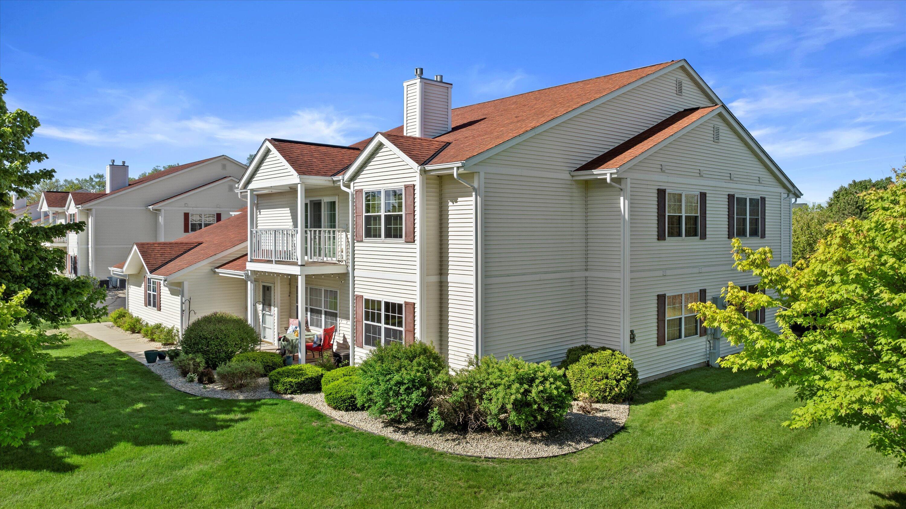 660 Wood River Ct 1  West Bend WI 53095 photo