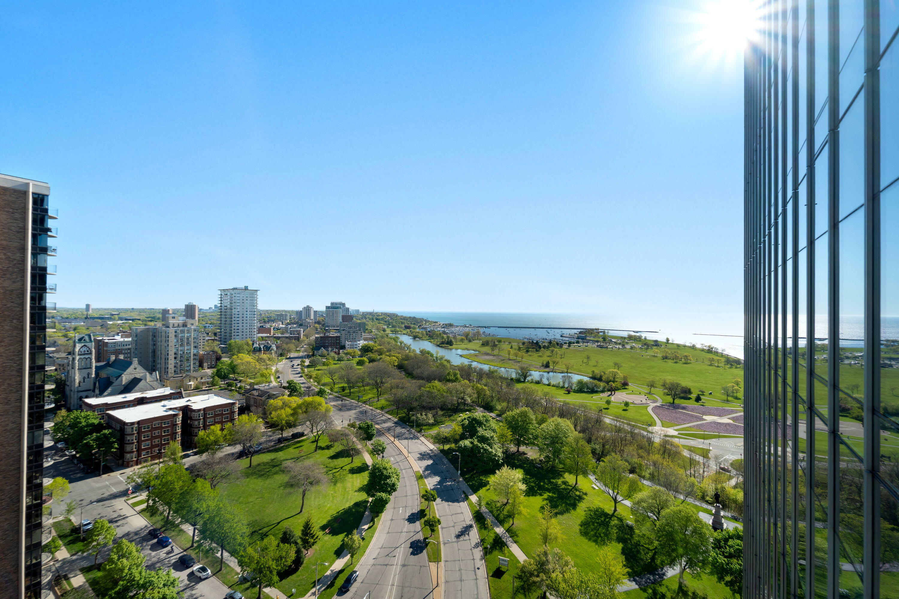 Property Photo: 923 E Kilbourn Ave 1903 WI 53202