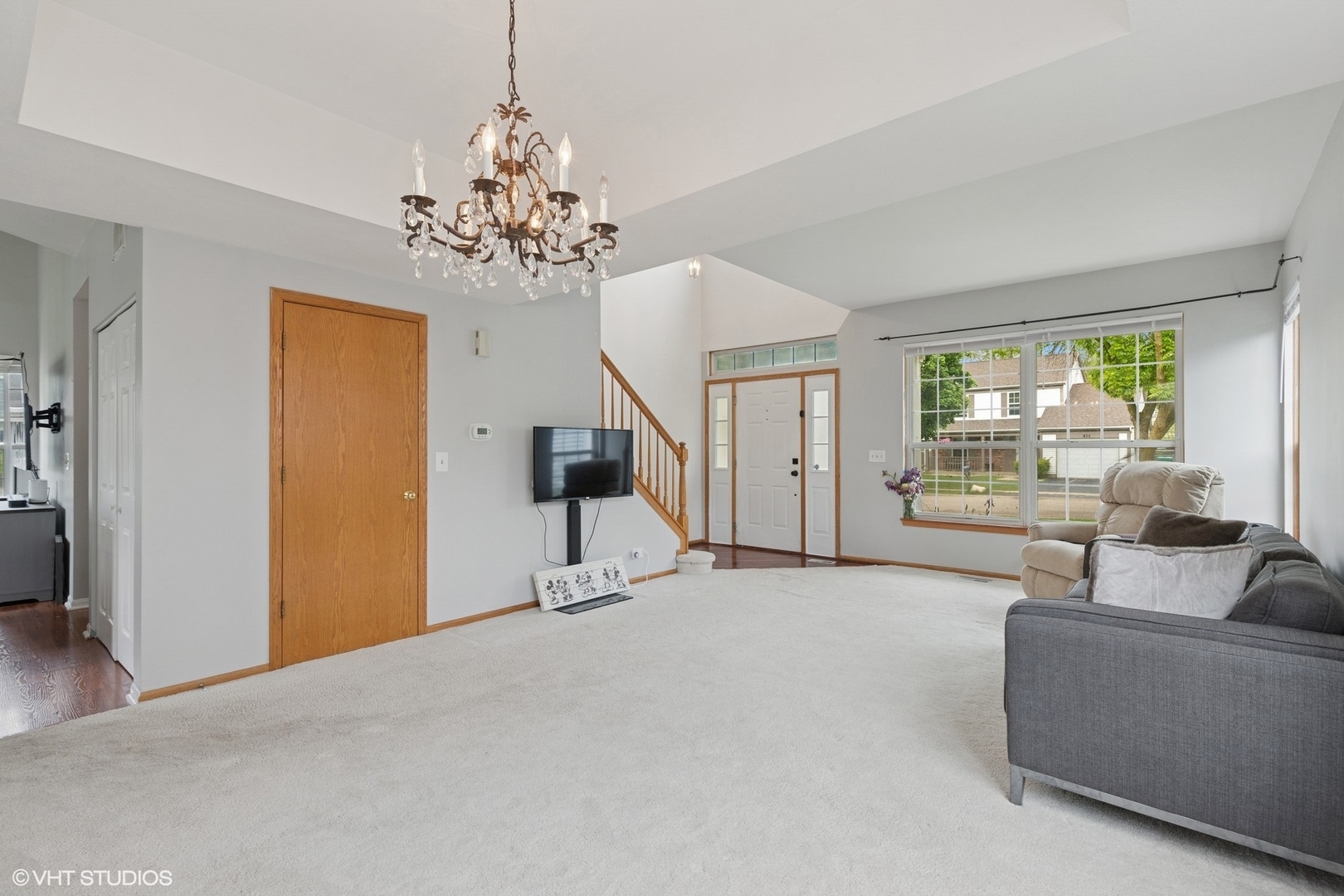 Property Photo: 811 Cambridge Drive IL 60030