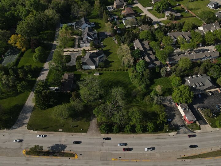 Property Photo:  119 W Lake Street  IL 60108 