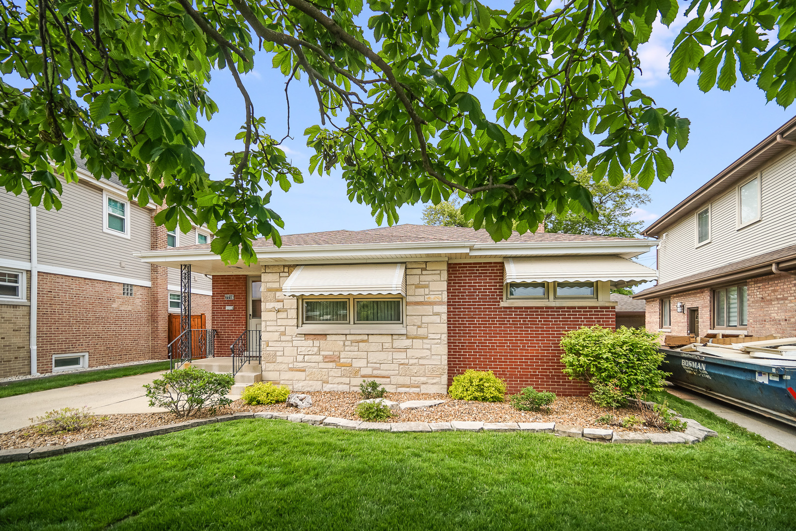 Property Photo: 7716 W Thorndale Avenue IL 60631