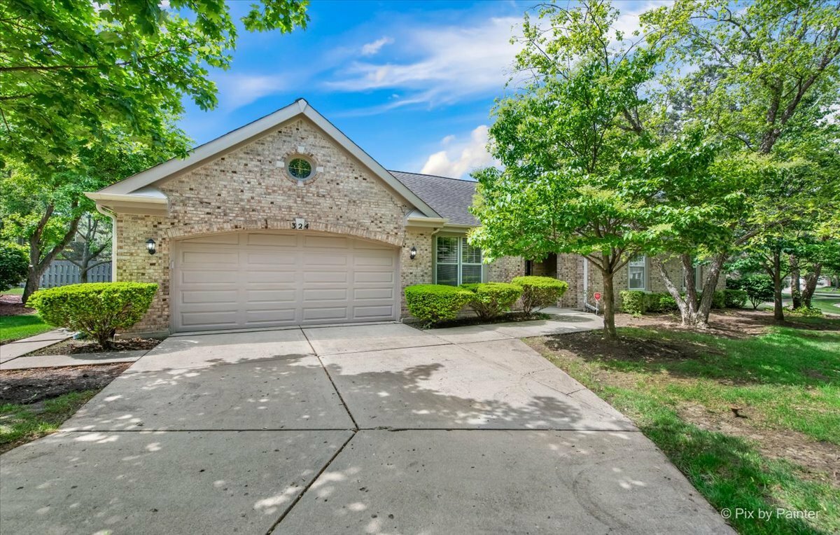 Property Photo: 324 Torrington Drive IL 60108