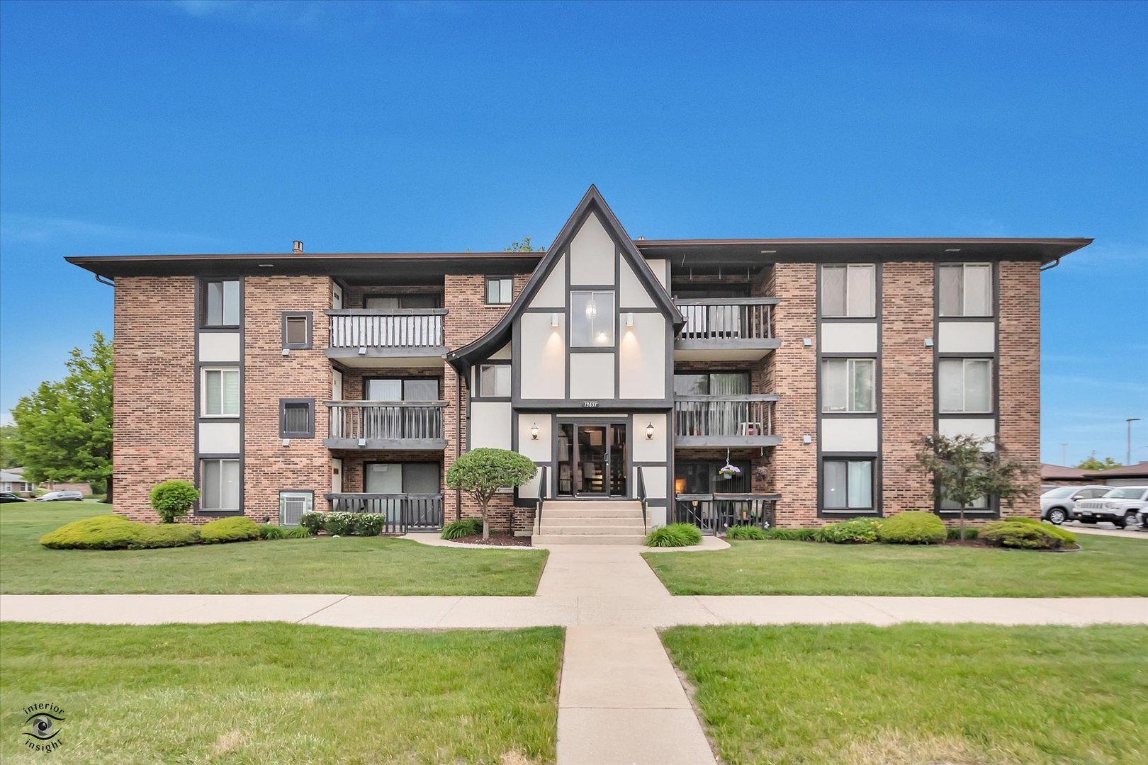 Property Photo: 13651 Lamon Avenue B09 IL 60418