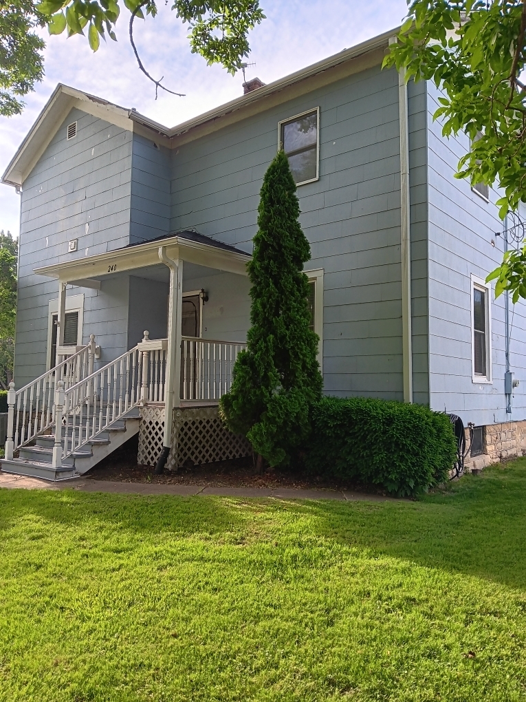 Property Photo:  240 W Grant Street  IL 60556 