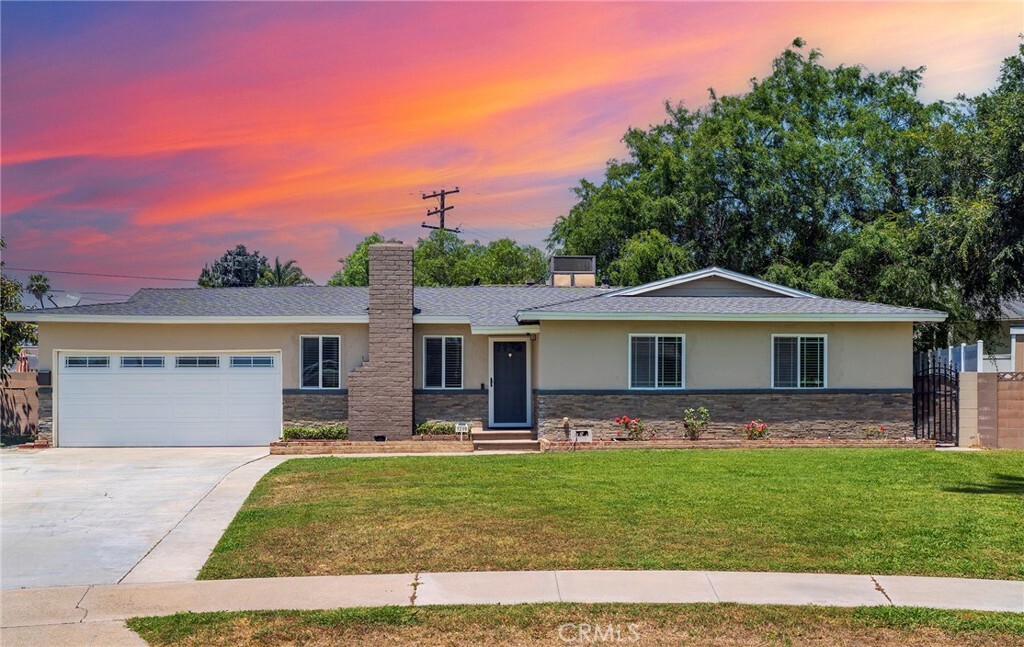 Property Photo:  1219 S Gaymont Street  CA 92804 