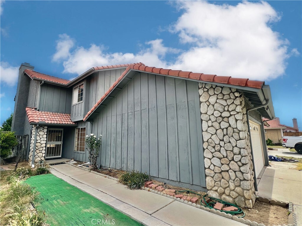 Property Photo: 24340 Fitz Street CA 92551