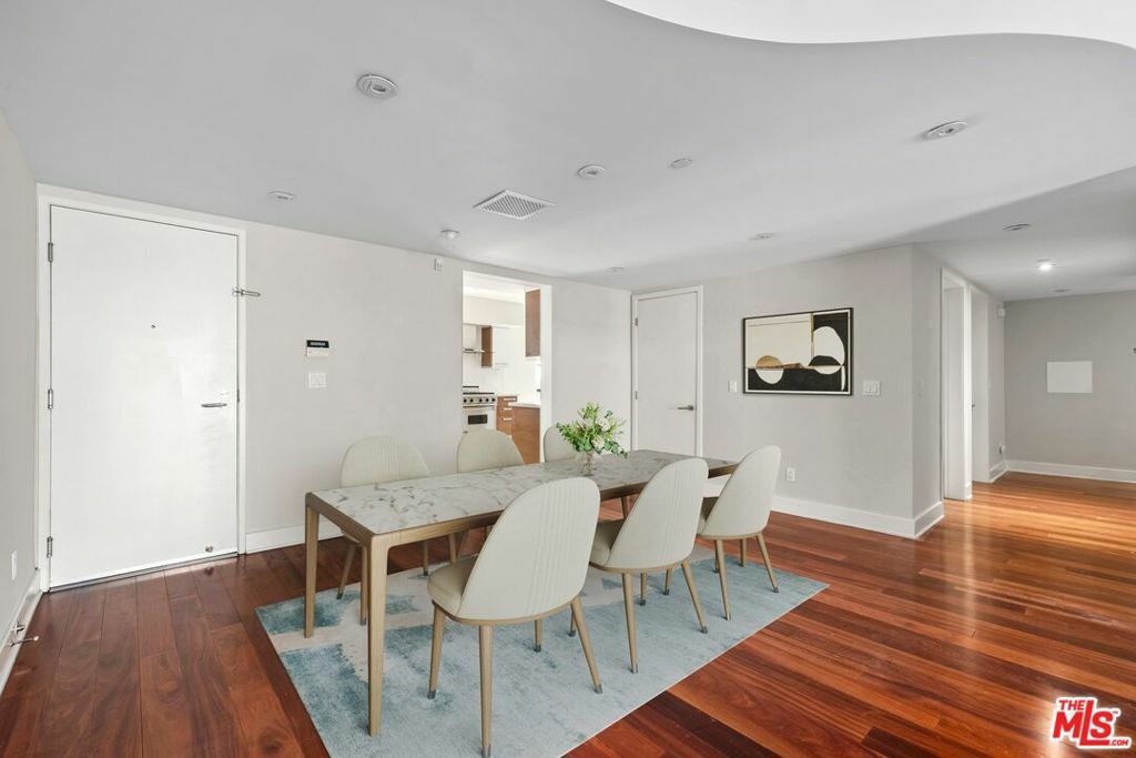 Property Photo: 8788 Shoreham Drive 23 CA 90069