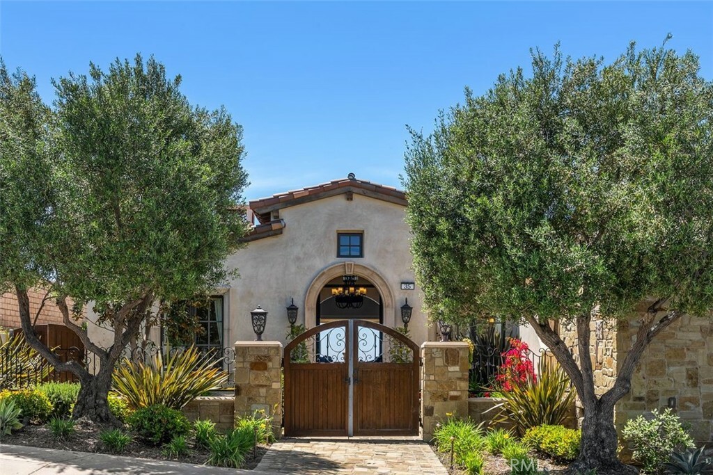 Property Photo: 35 Shoreline Drive CA 92629