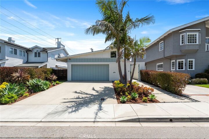 Property Photo: 2412 John Street CA 90266