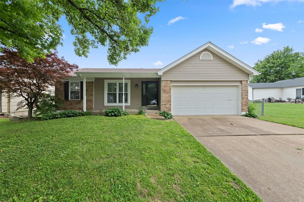 2068 Monks Hollow Drive  Florissant MO 63031 photo