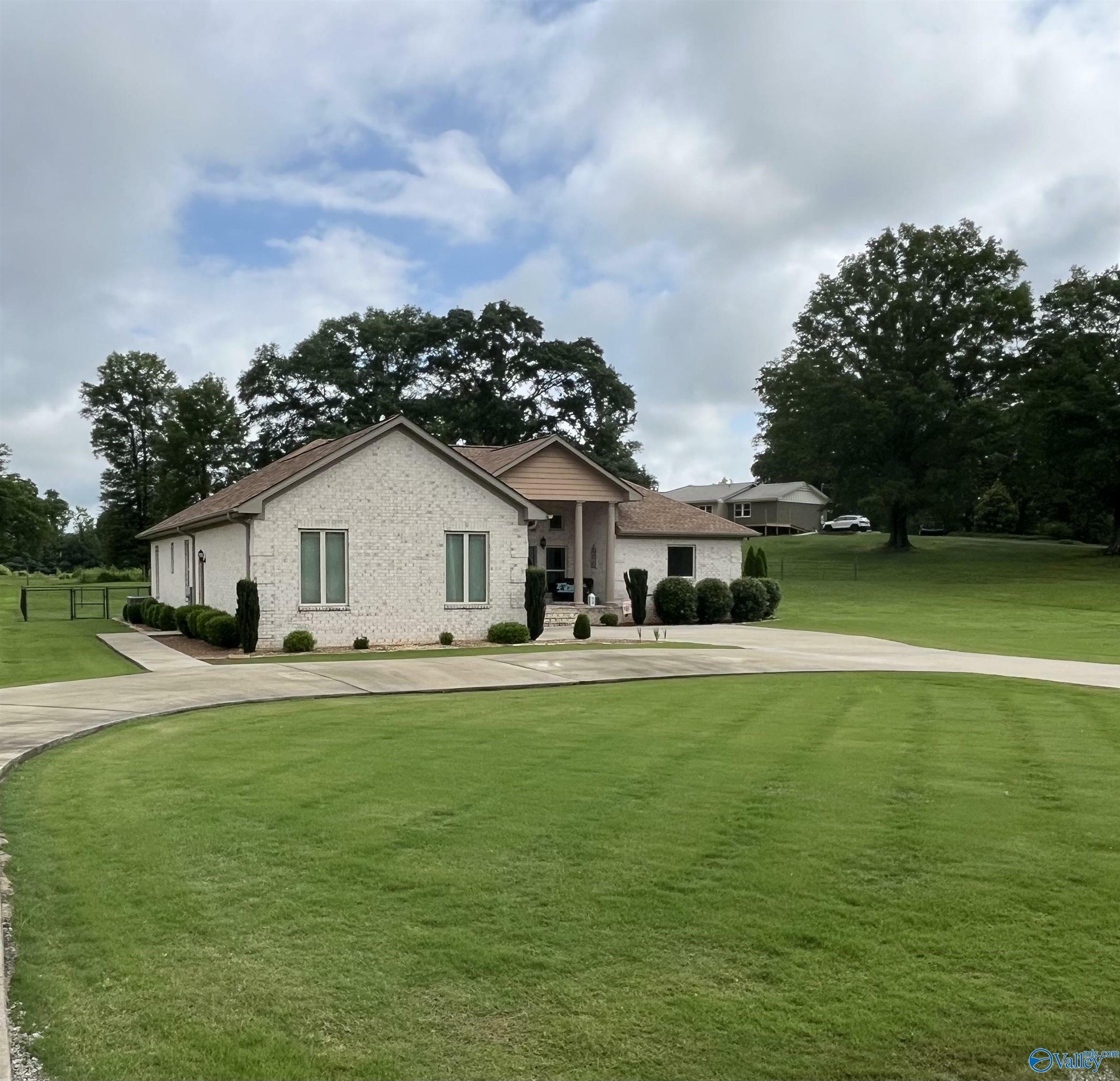 Property Photo:  407 Barbee Lane  AL 35769 