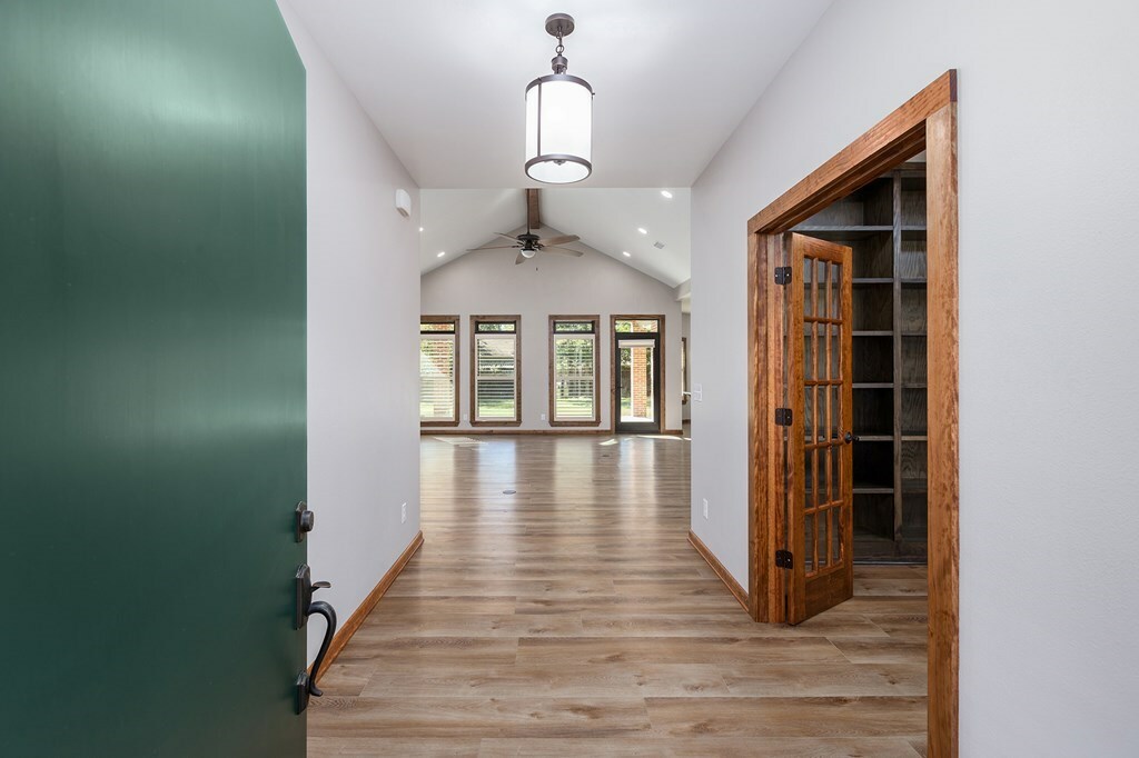 Property Photo: 1308 Walnut Bend TX 75904