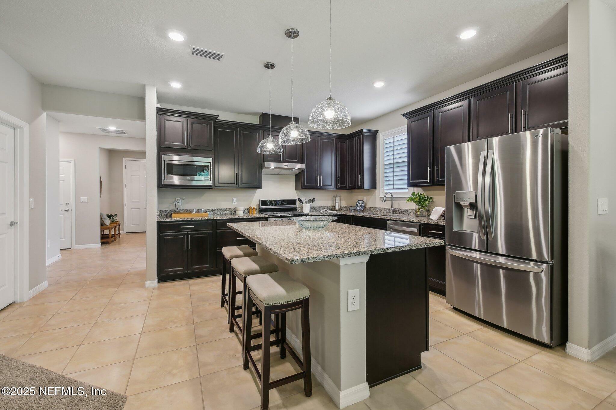Property Photo: 102 Havencrest Avenue FL 32081