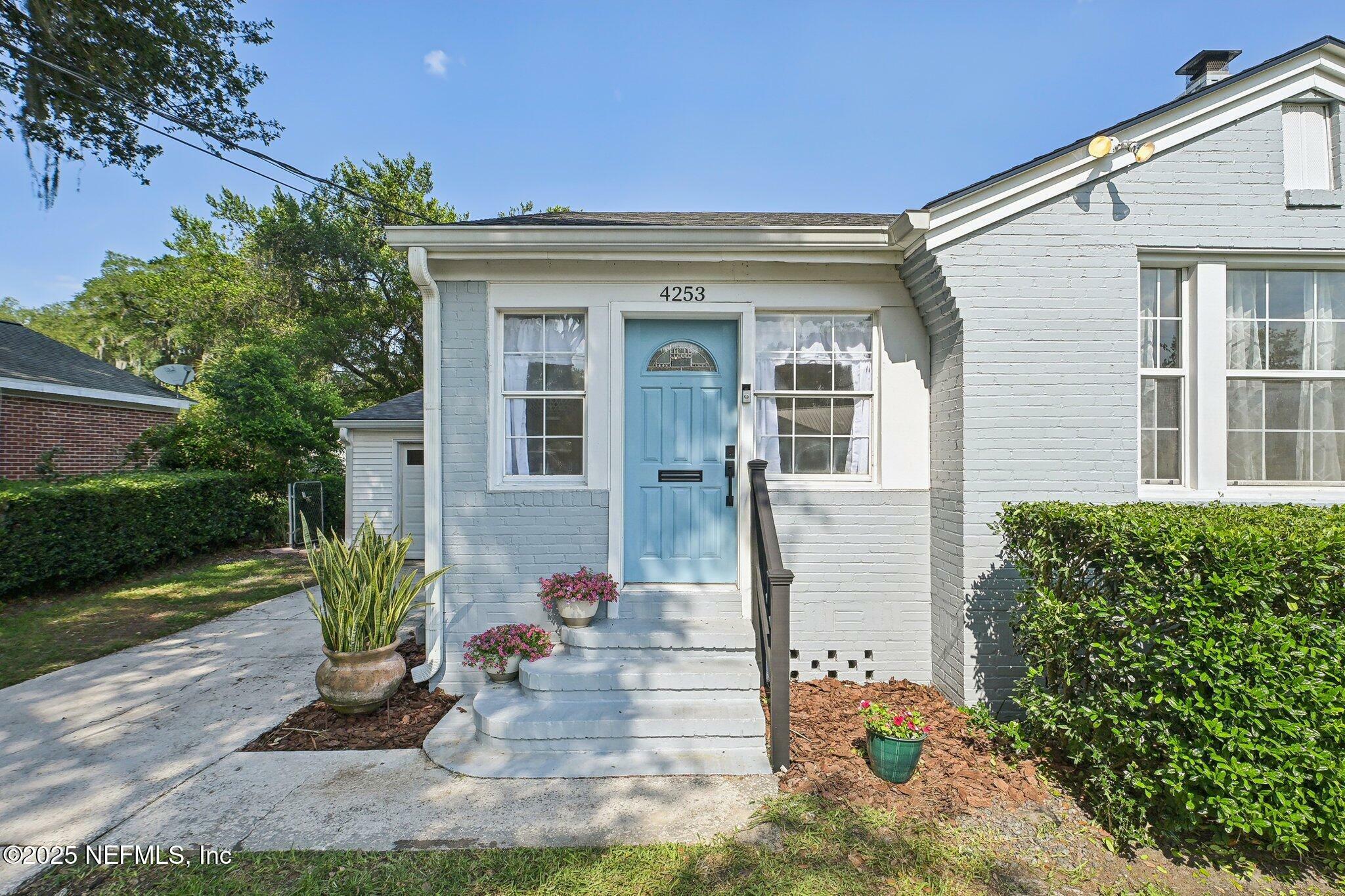 Property Photo:  4253 Redwood Avenue  FL 32207 