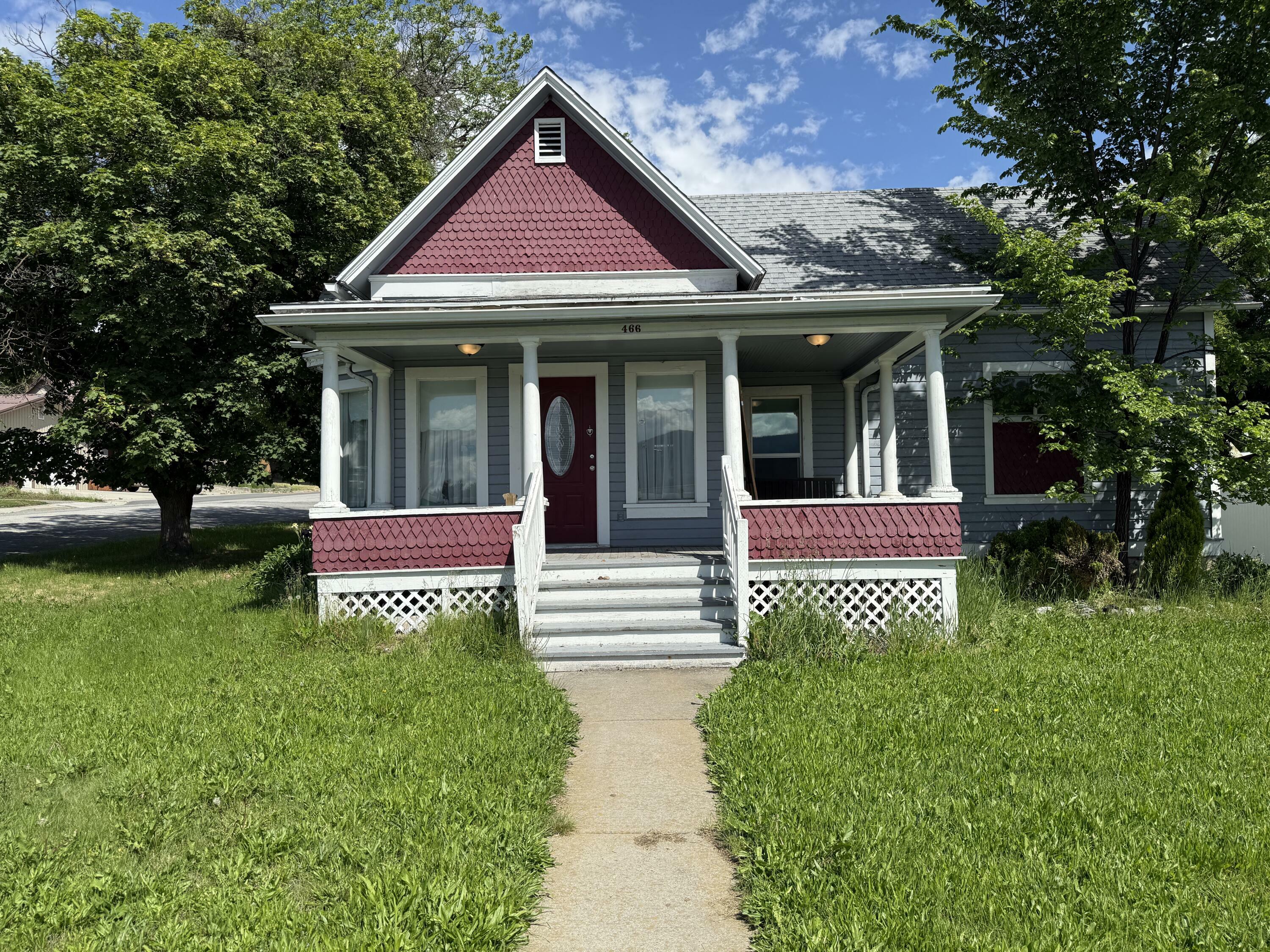 Property Photo: 466 N Oak St WA 99114