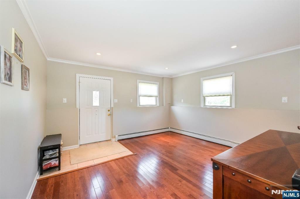 Property Photo:  20 Park Avenue  NJ 07420 