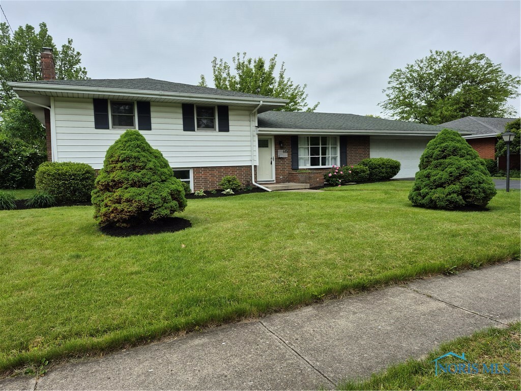 Property Photo: 615 Hillcrest Avenue OH 45840