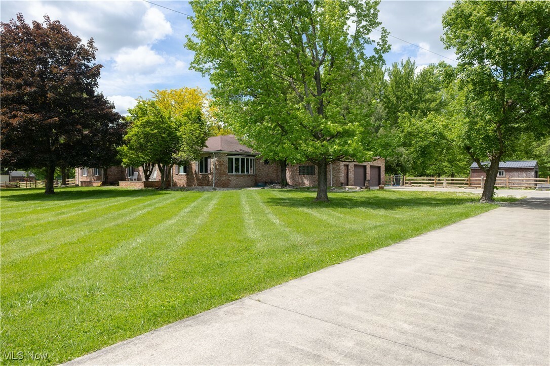 Property Photo: 978 Housel Craft Road OH 44402