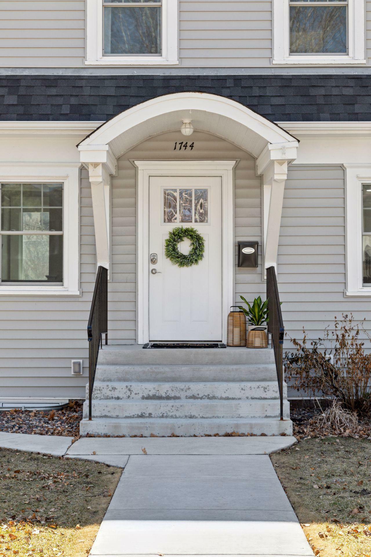 Property Photo: 1744 Jefferson Avenue MN 55105