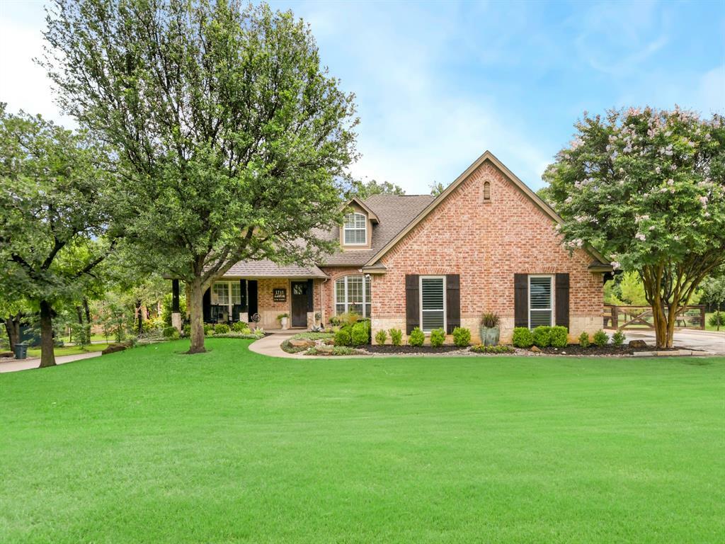 Property Photo: 1951 Ravenwood Drive TX 76262