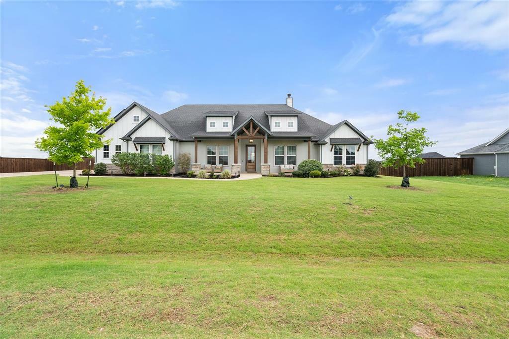 Property Photo: 631 Dove Meadow Trail TX 75167