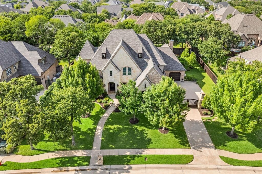 Property Photo: 716 Tappen Shire TX 76034