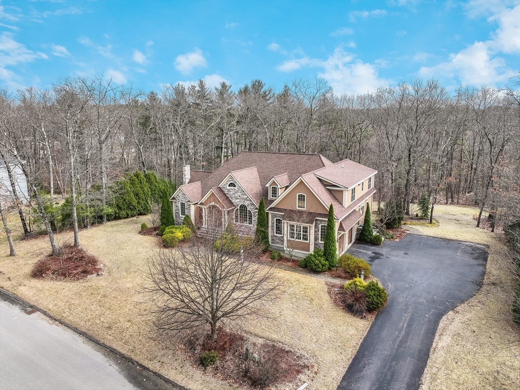 Property Photo:  7 Buckhide Rd  NH 03087 