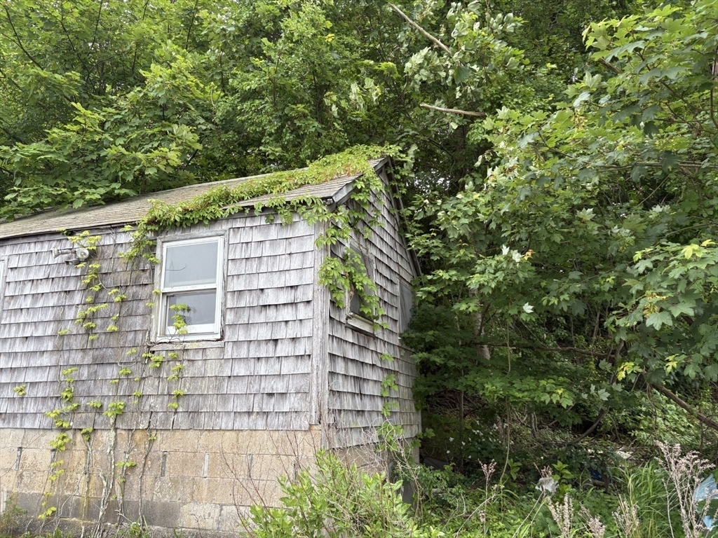 Property Photo: 351 County Rd RI 02806