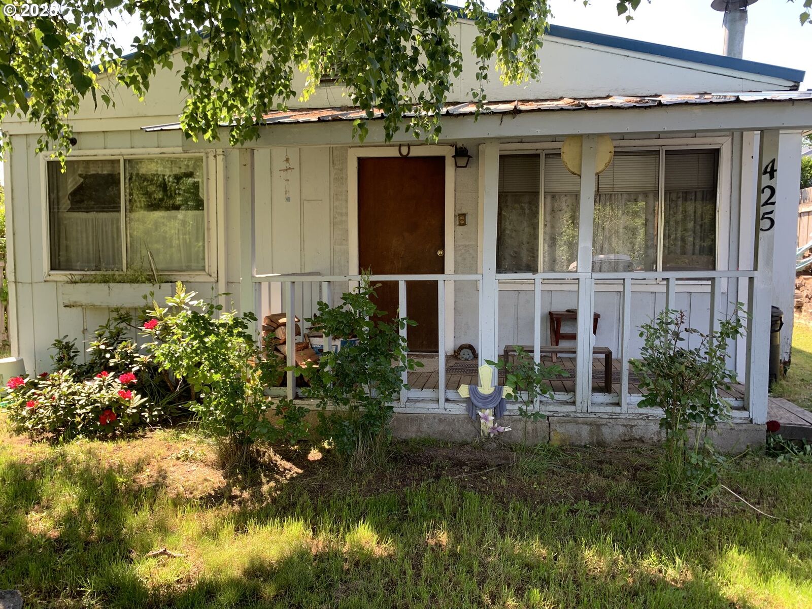 Property Photo:  425 NW Loop Rd  WA 98672 