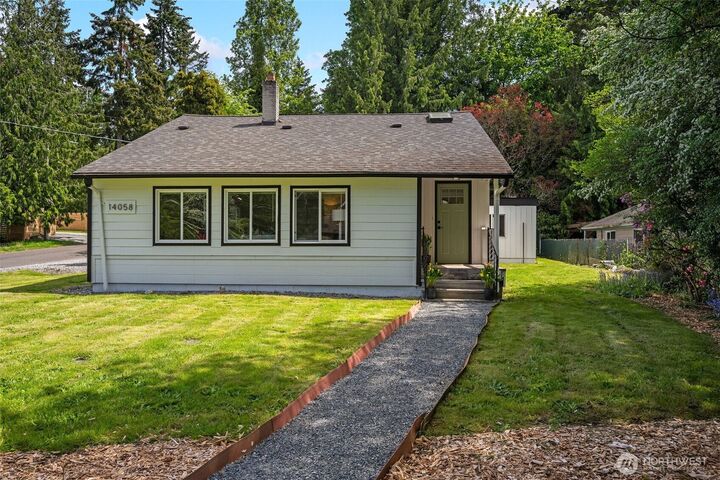 14058  20th Avenue NE Unit A  Seattle WA 98125 photo