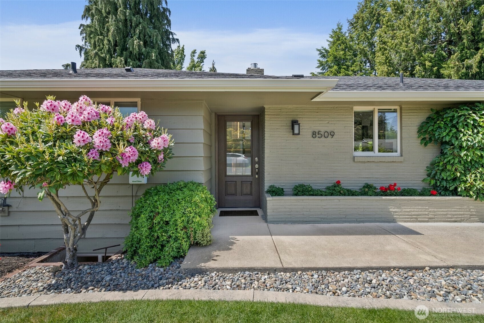 Property Photo: 8509 42nd Street W WA 98466