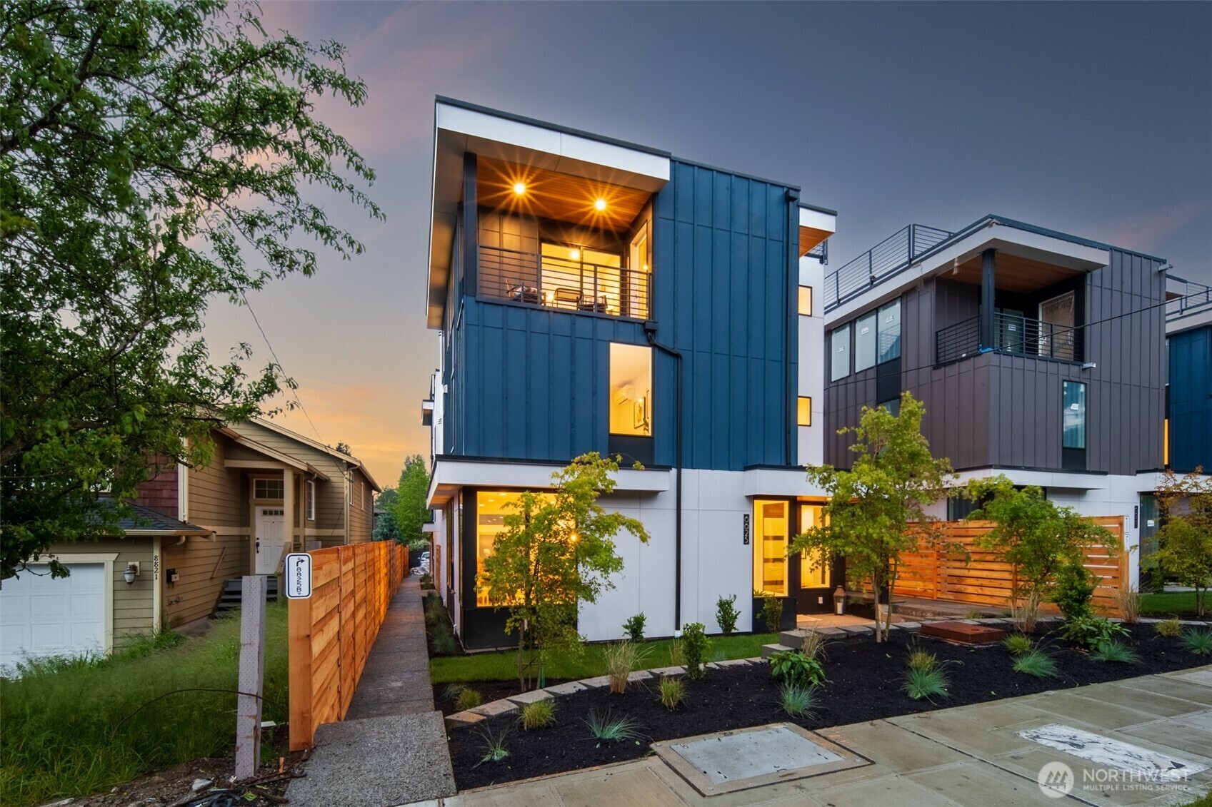 Property Photo: 8825 Wallingford Avenue N WA 98103
