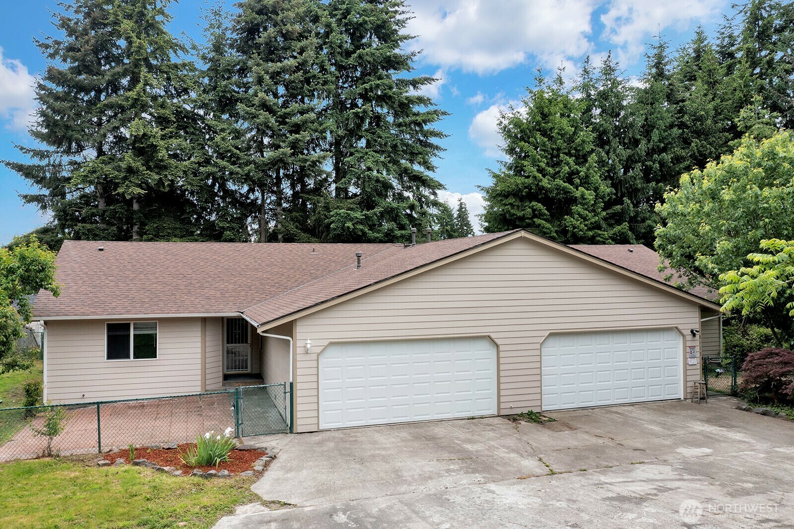 8115  109th Street E 8117  Puyallup WA 98373 photo