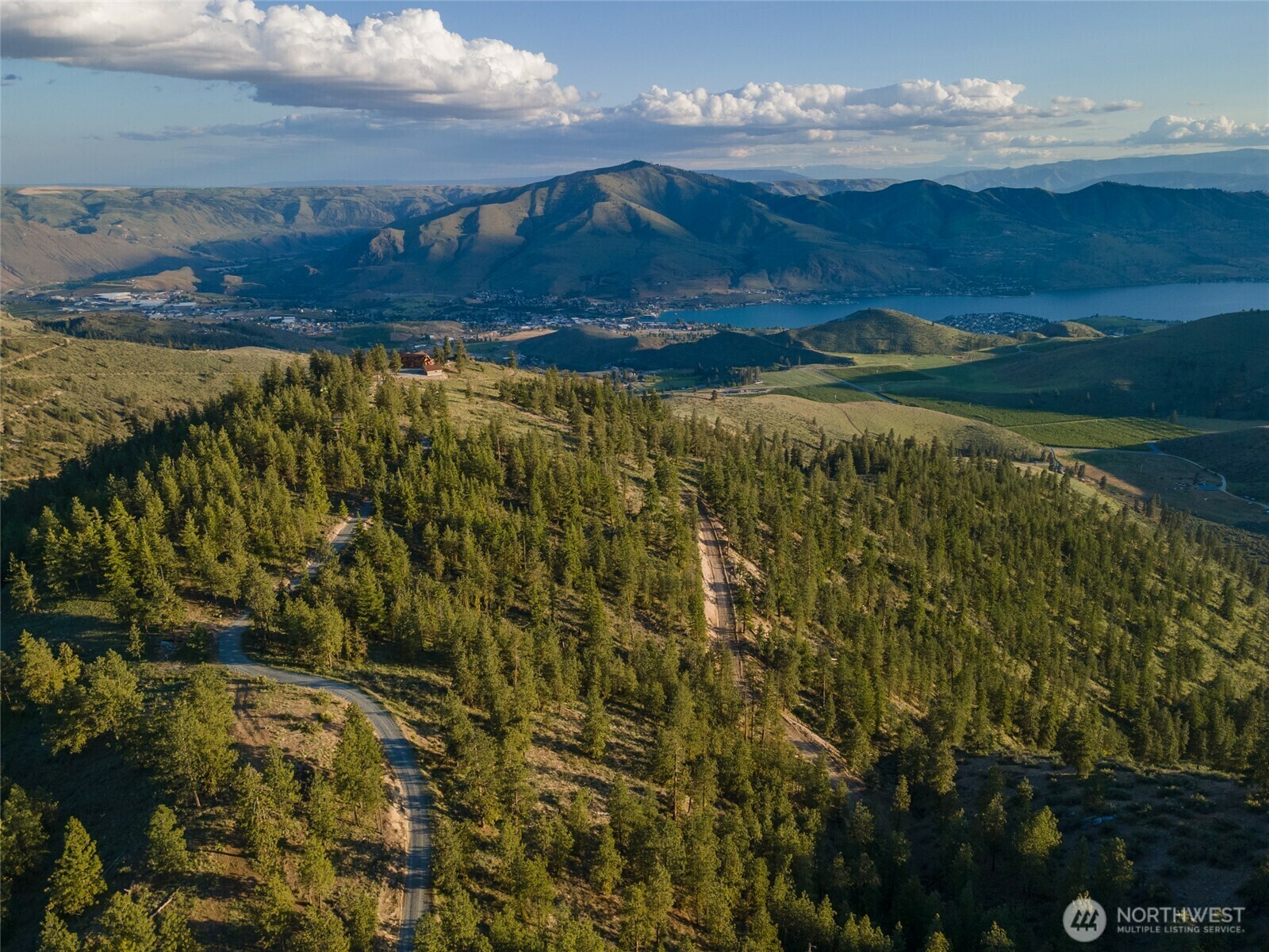 Property Photo: 1831 Cottontail Lane WA 98816