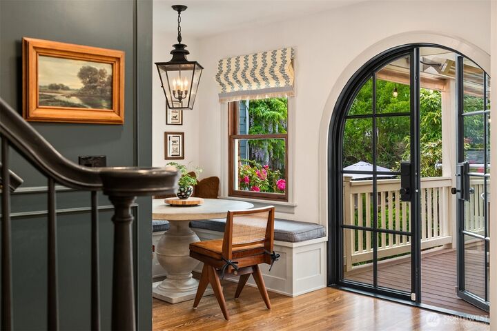 Property Photo: 4332 NE 43rd Street WA 98105