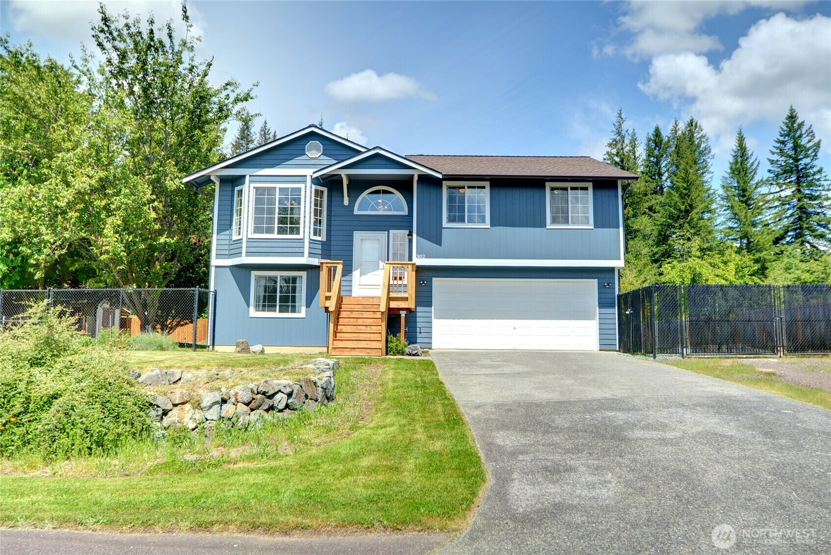 Property Photo:  302 N Park Drive  WA 98294 