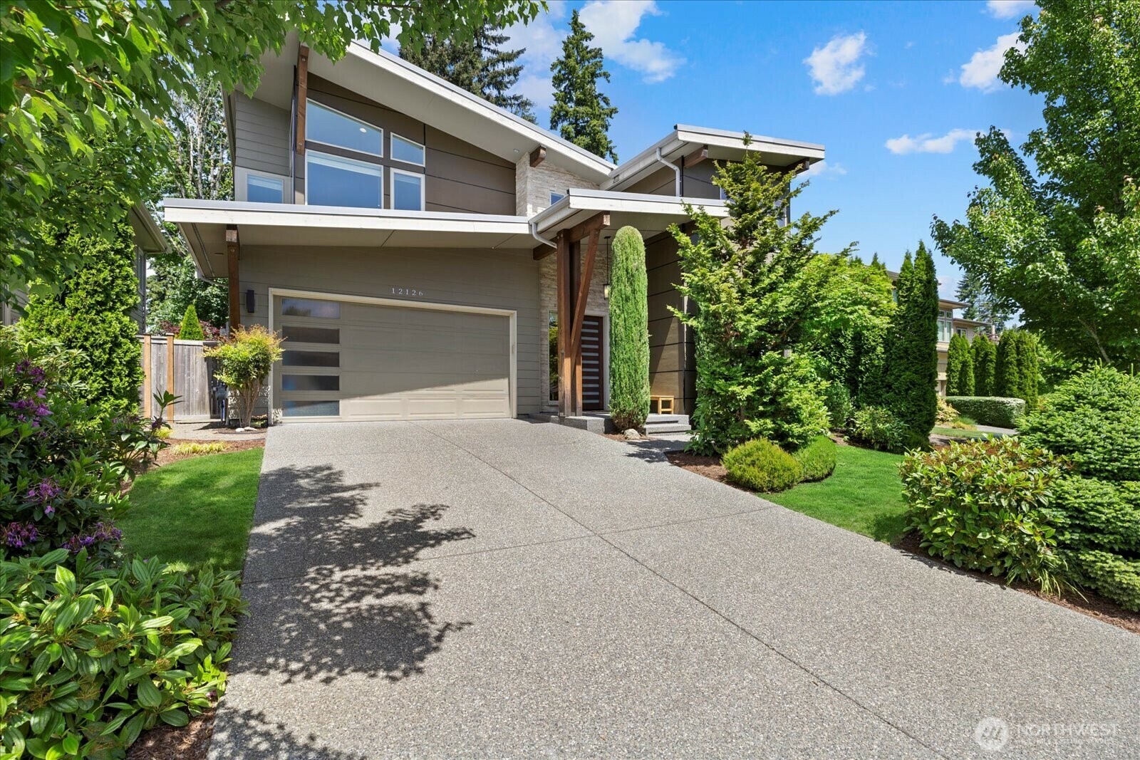 Property Photo: 12126 NE 106th Place WA 98033