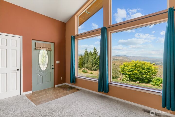Property Photo:  4095  Cathedral Rock Rd  WA 98828 