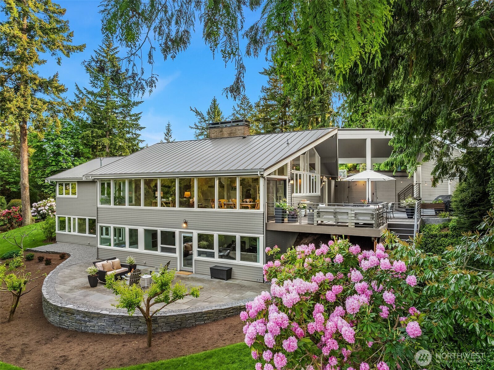 Property Photo: 400 Detwiller Lane WA 98004