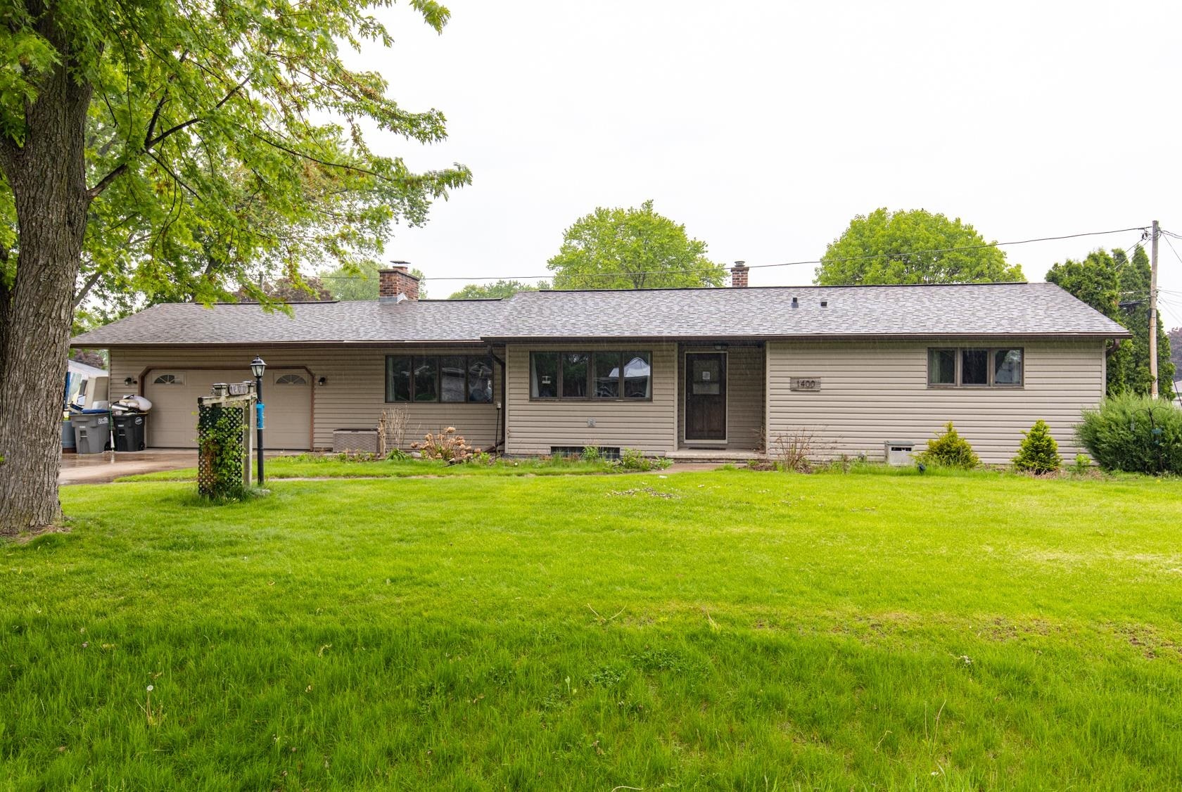 Property Photo: 1400 Sunset Lane WI 54952