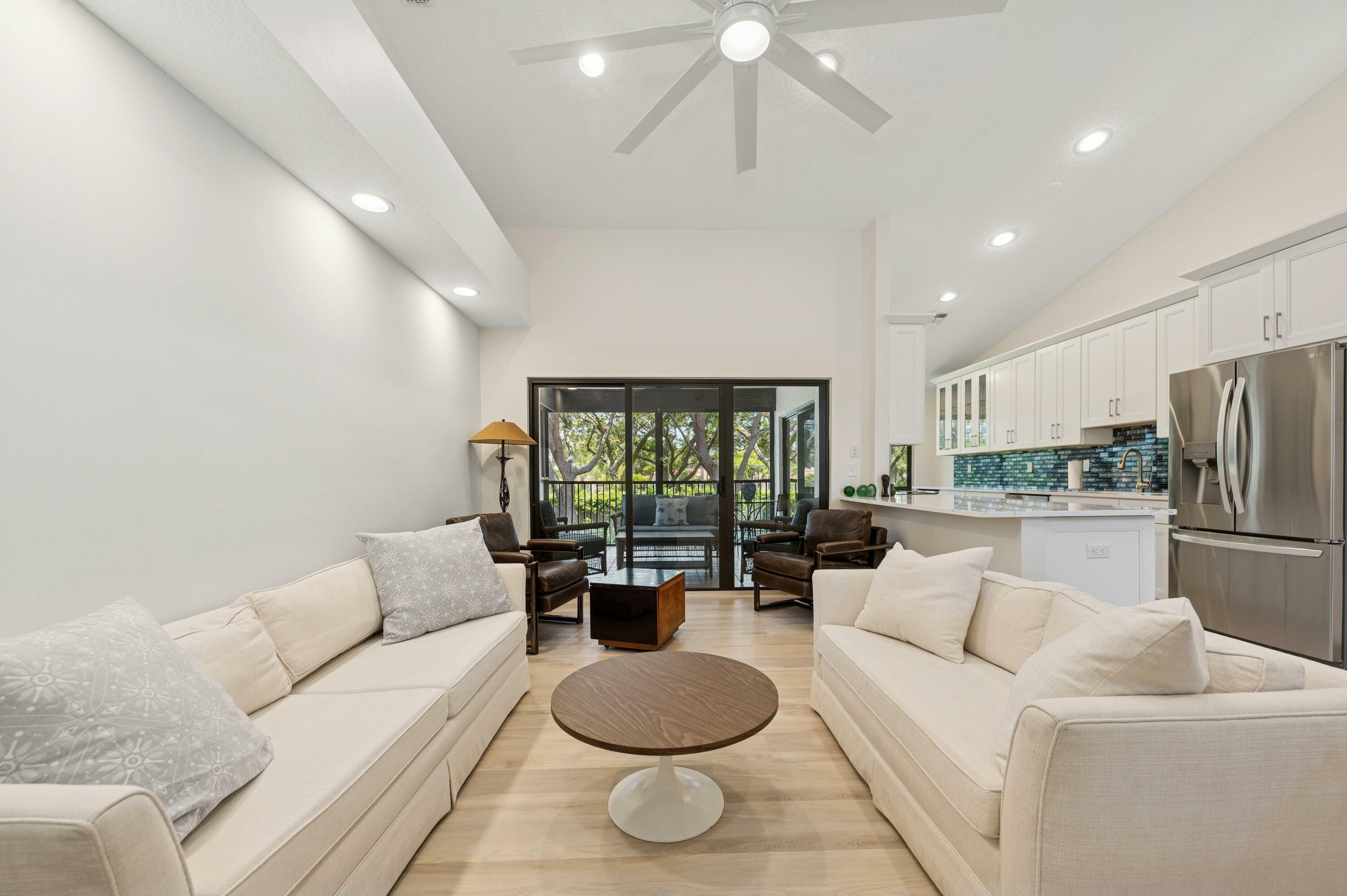 Property Photo: 17340 Boca Club 702 Boulevard 702 FL 33487