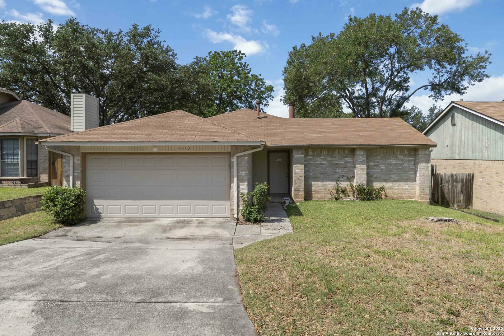 Property Photo: 6010 John Chapman TX 78240