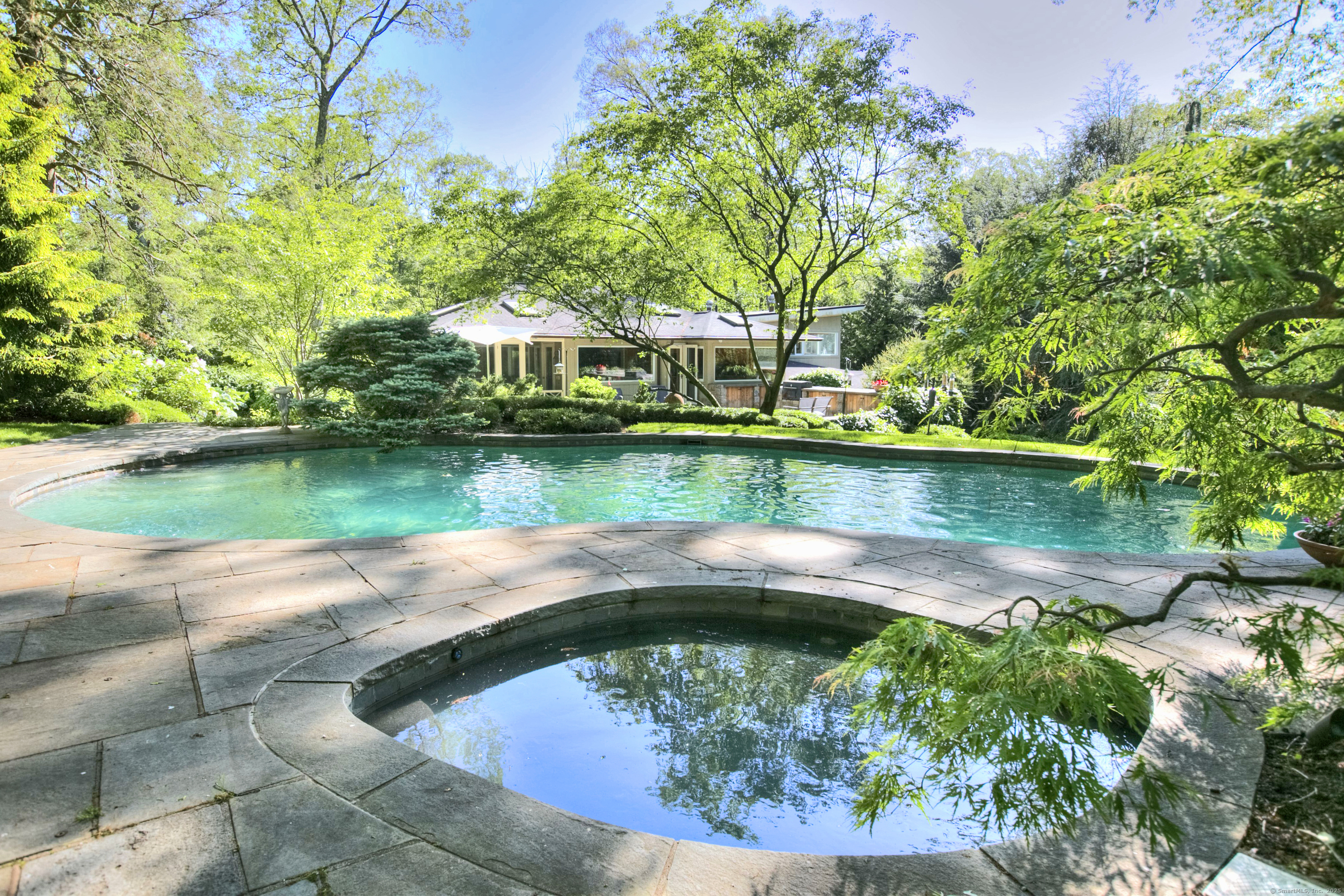 Property Photo: 11 Dogwood Lane CT 06880