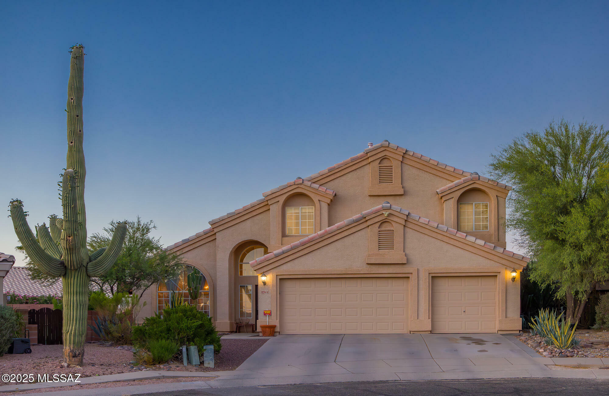 Property Photo: 8944 N Hartman Lane AZ 85742