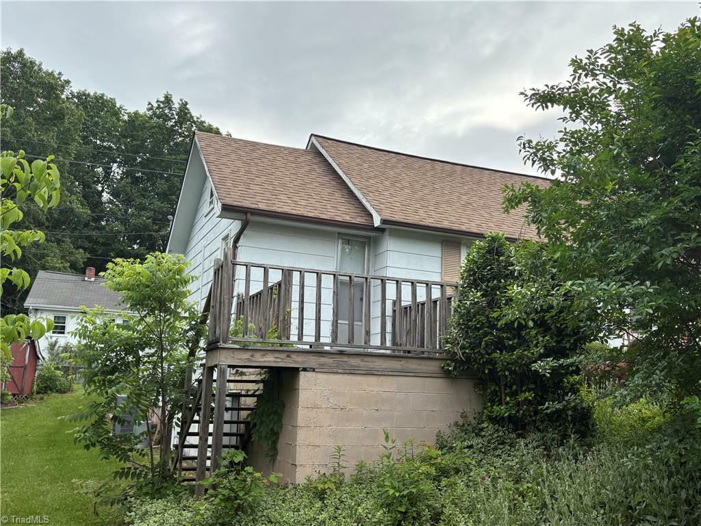 Property Photo: 223 Flint Hill Road NC 28659