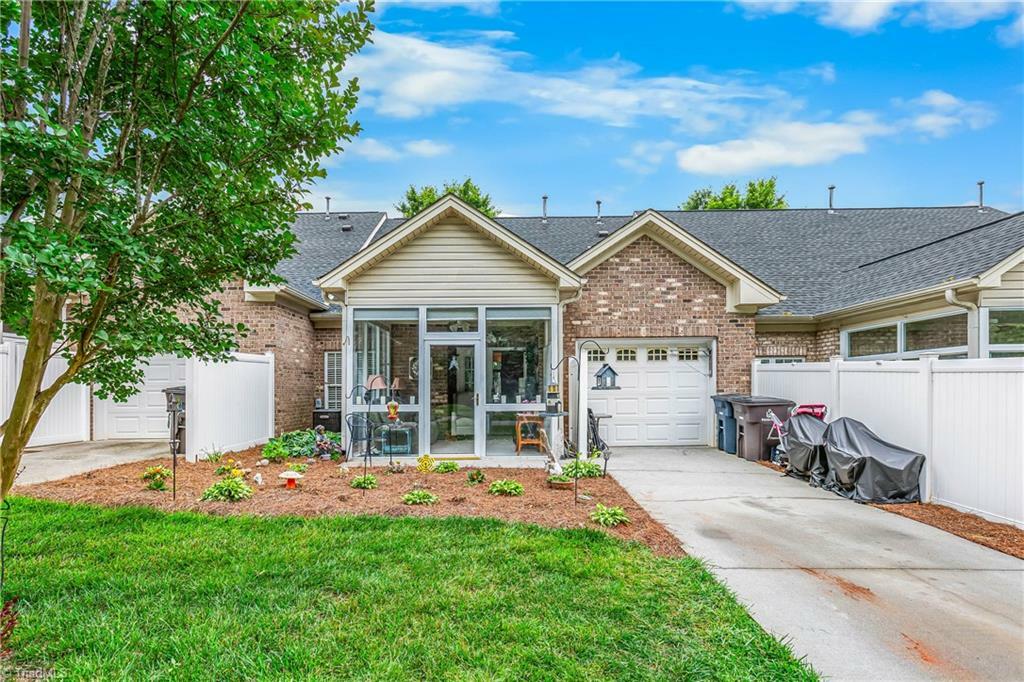 Property Photo:  1627 Crestlawn Trail  NC 27040 