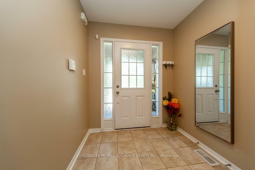 Photo de la propriété:  86 Tozer Crescent  ON L1T 5A2 