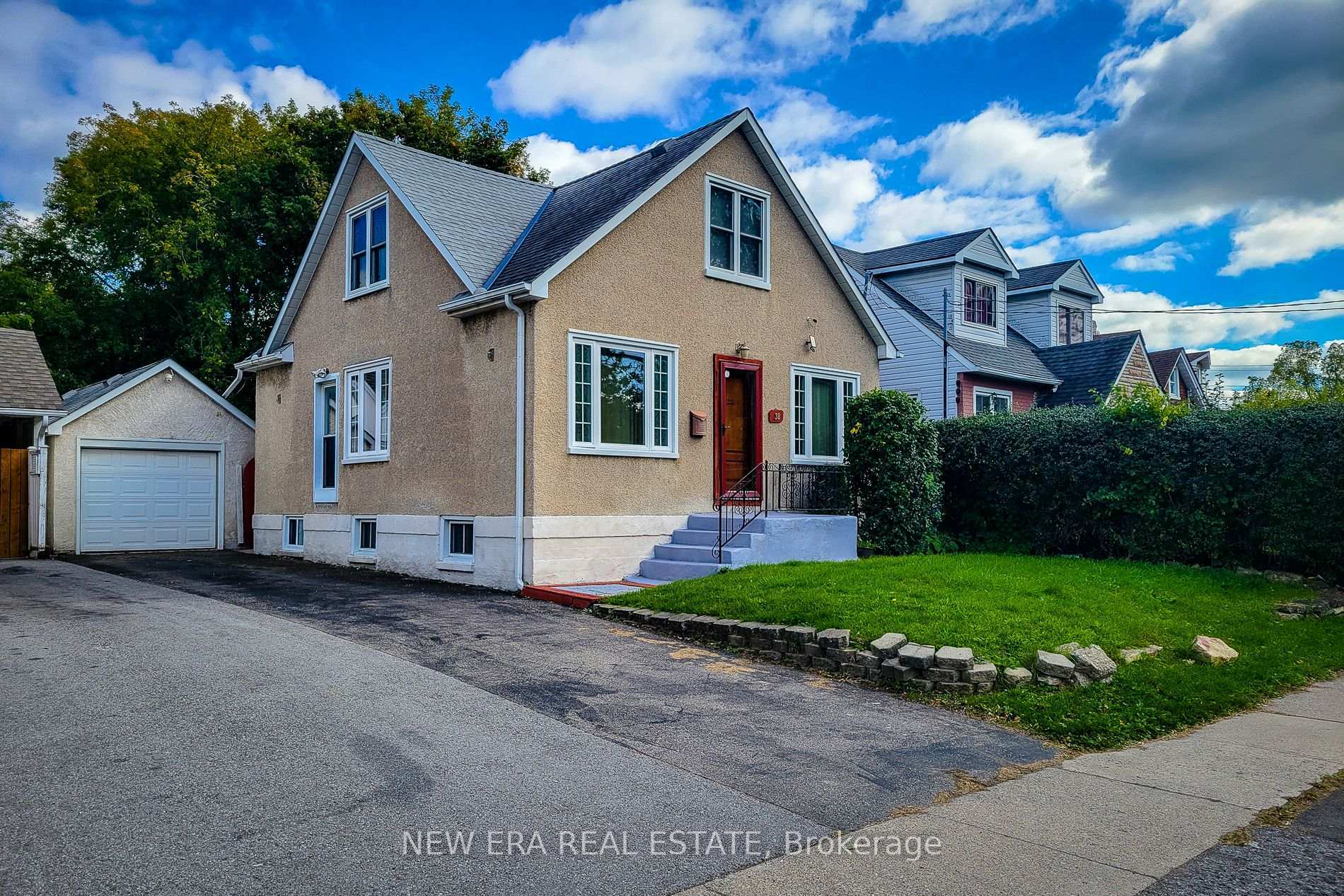 Property Photo: 38 Haig Street ON L2R 2K8