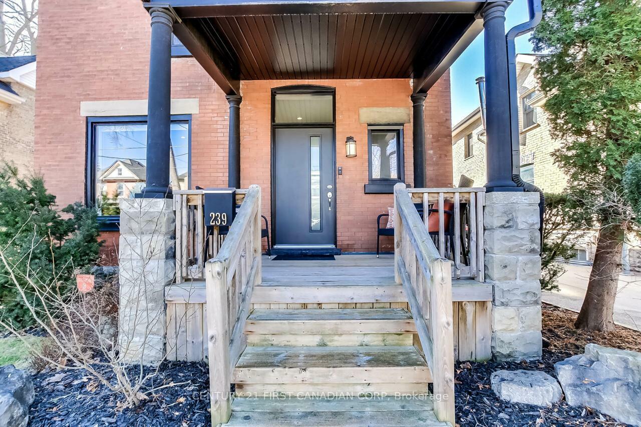 Property Photo: 239 Tecumseh Avenue E ON N6C 1S7