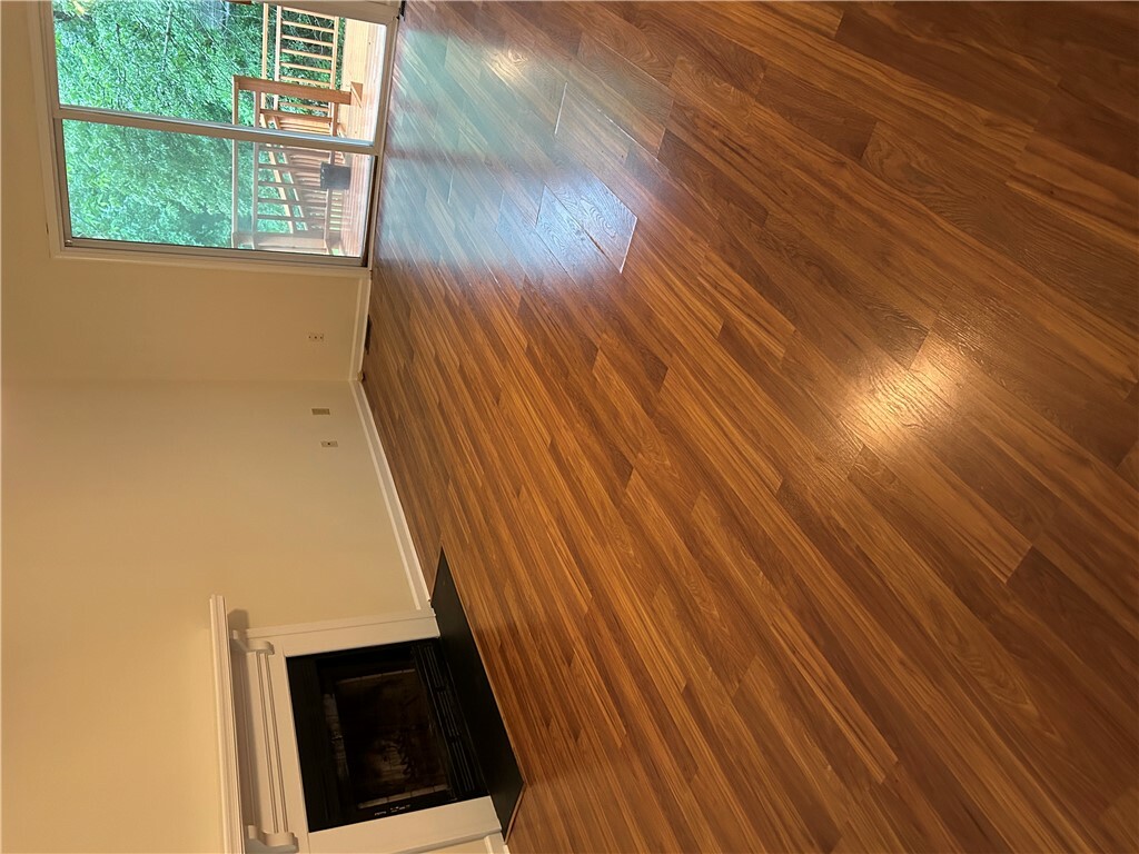 Property Photo: 907 Colonial Avenue VA 23185